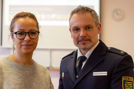 Portraitfoto von Frau Tomalka und Herrn Sommer